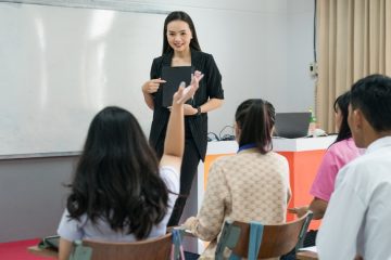 Perbedaan Gaya Diskusi Kelas di China vs Indonesia