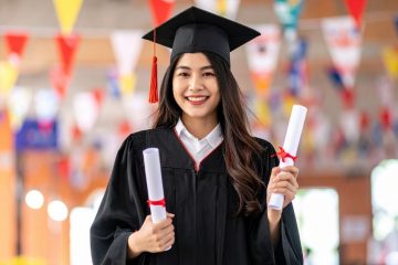 mahasiswa lulus
