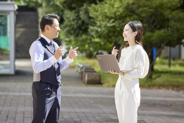 Dosen dan Senior di Kampus China
