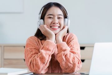 MENDENGAR PODCAST MANDARIN